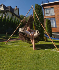 Подвесные качели CARTAGENA (четыре цвета) + каркас МАЙЯ (дерево) BF