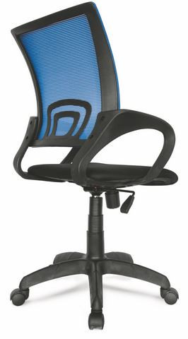 Офисное кресло Формула с синей спинкой из сетки