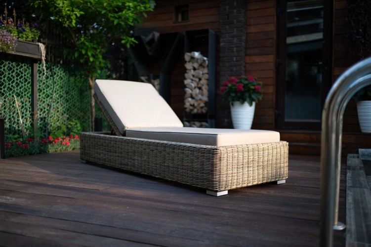 LEON шезлонг лежак из искусственного ротанга BF