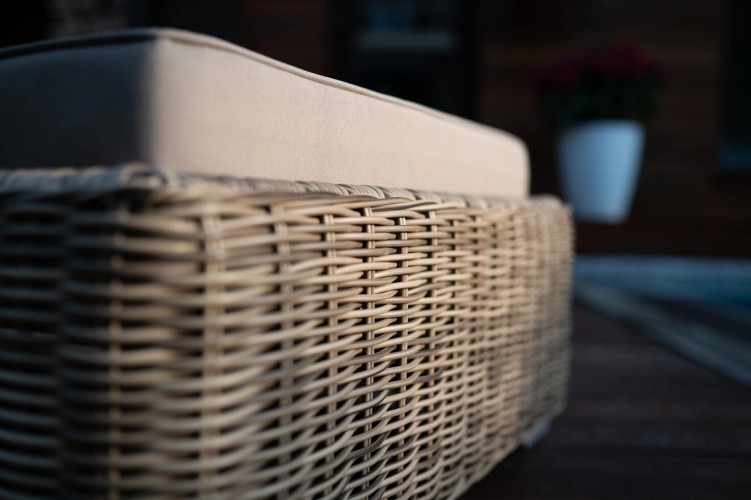 LEON шезлонг лежак из искусственного ротанга BF