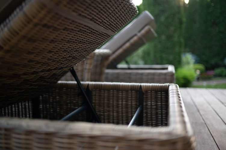 LEON шезлонг лежак из искусственного ротанга BF