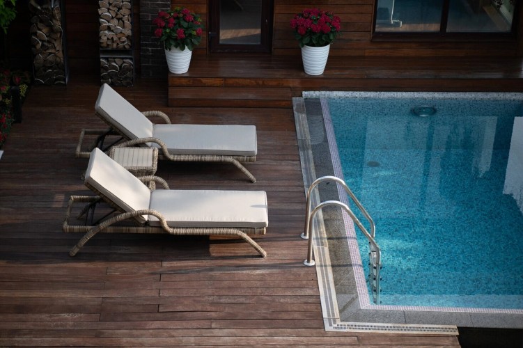 Fiji шезлонг лежак из искусственного ротанга BF