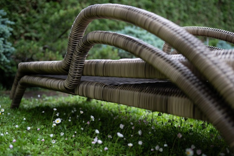 Fiji шезлонг лежак из искусственного ротанга BF